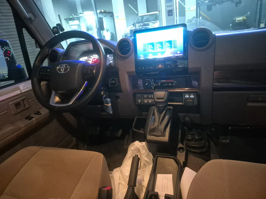2025 Toyota LAND CRUISER 70 LX 