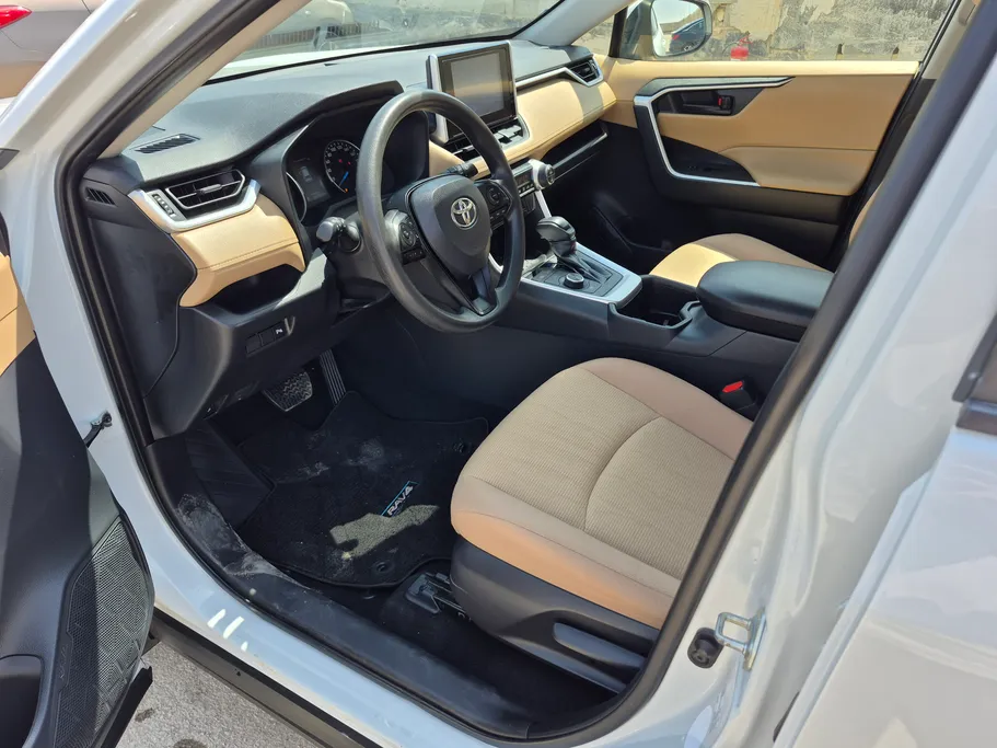 2024 Toyota RAV4 LE HEV 