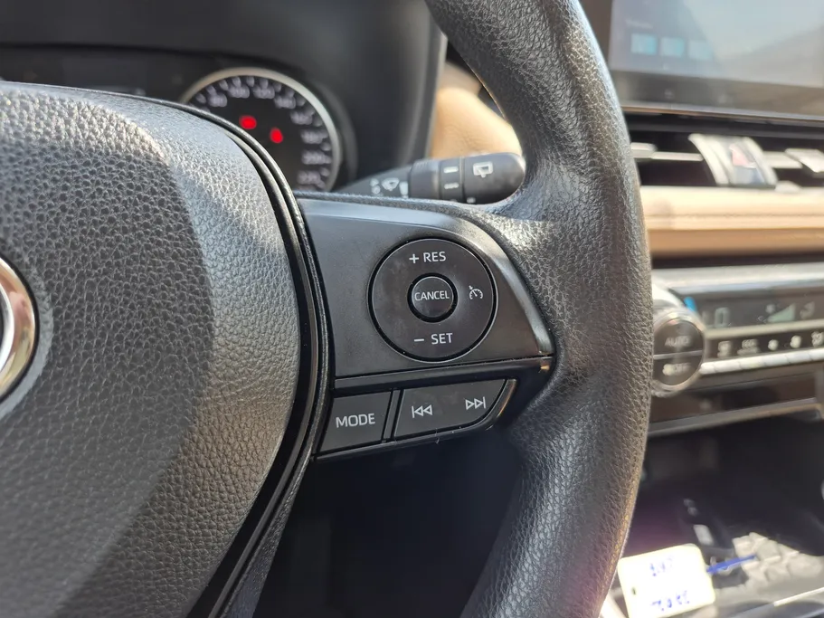 2024 Toyota RAV4 LE HEV 