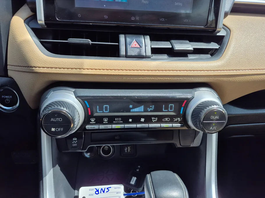 2024 Toyota RAV4 LE HEV 