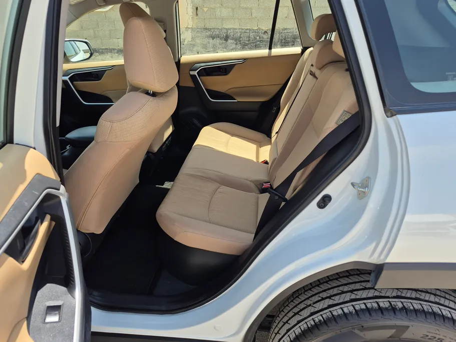 2024 Toyota RAV4 LE HEV 