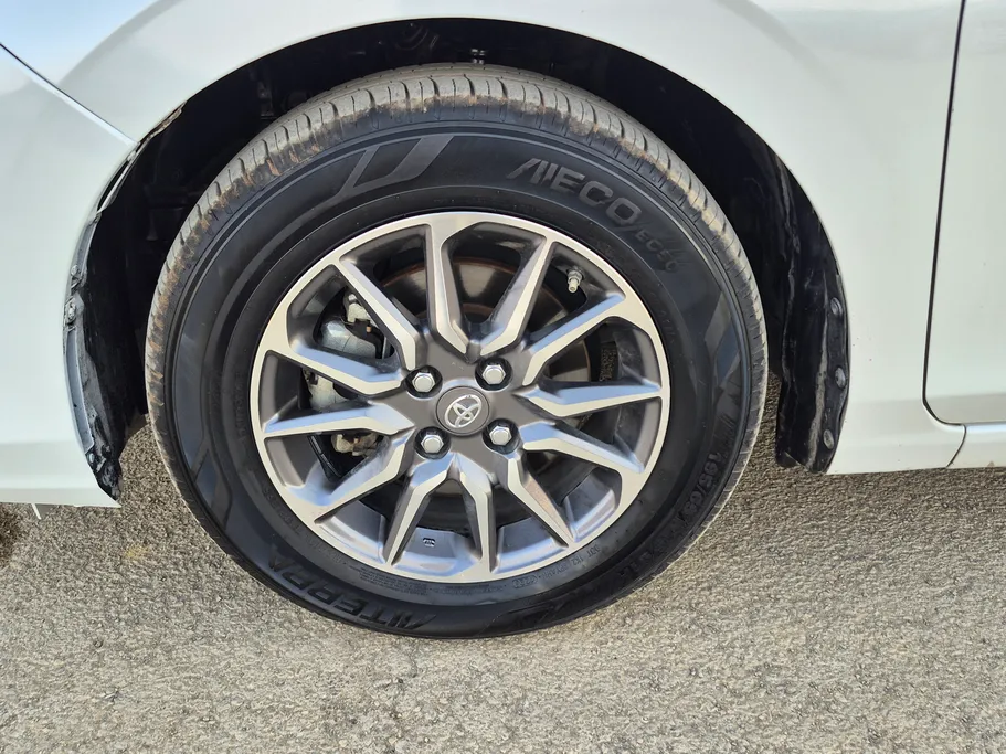 2024 Toyota Yaris  Y 