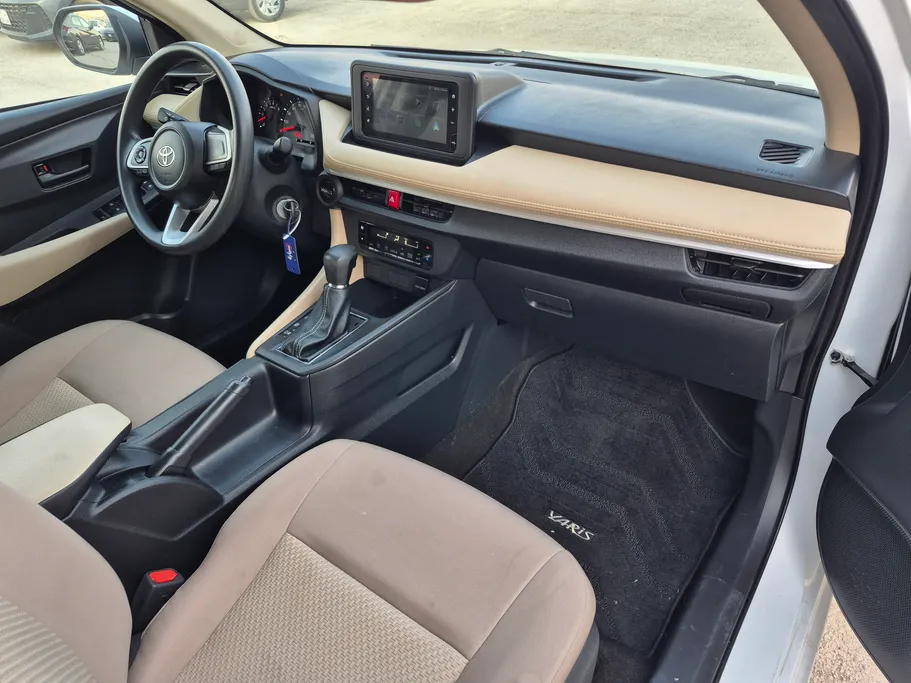 2024 Toyota Yaris  Y 