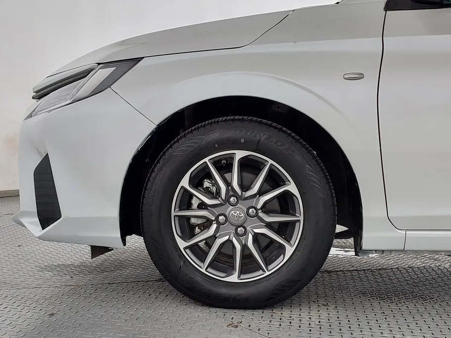2024 Toyota Yaris  Y 