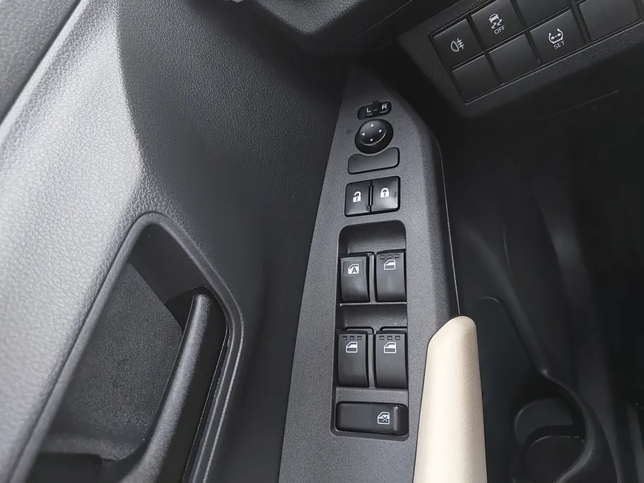 2024 Toyota Yaris  Y 
