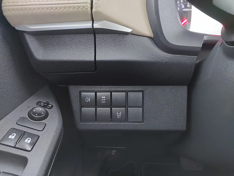 2024 Toyota Yaris  Y 