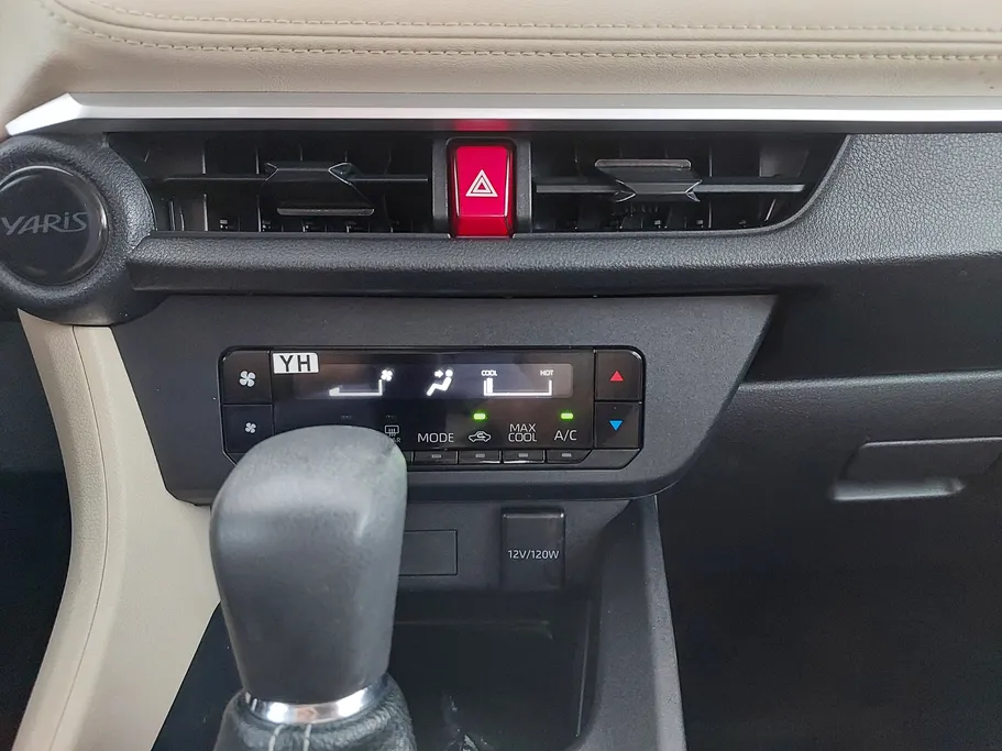 2024 Toyota Yaris  Y 