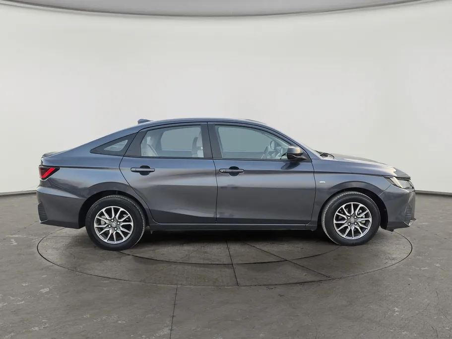 2023 Toyota Yaris  Y 