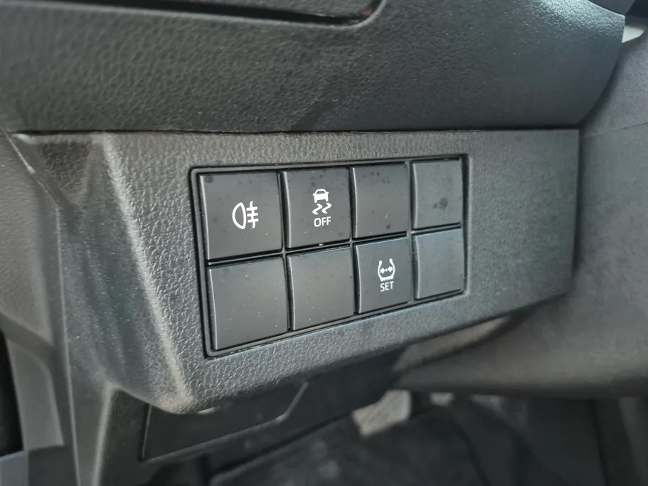 2023 Toyota Yaris  Y 