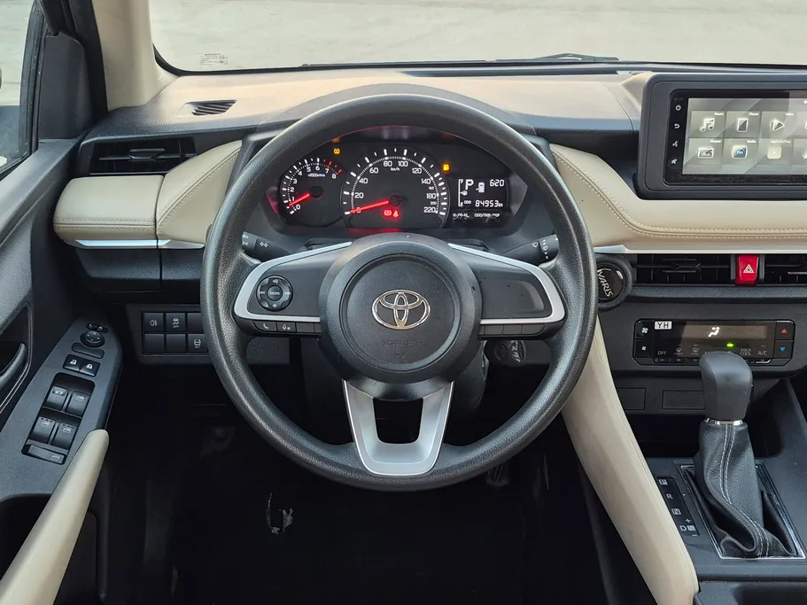 2023 Toyota Yaris  Y 