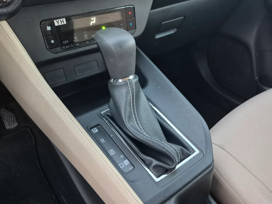 2023 Toyota Yaris  Y 