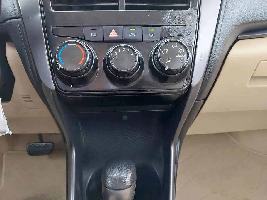 2022 Toyota Yaris  Y 