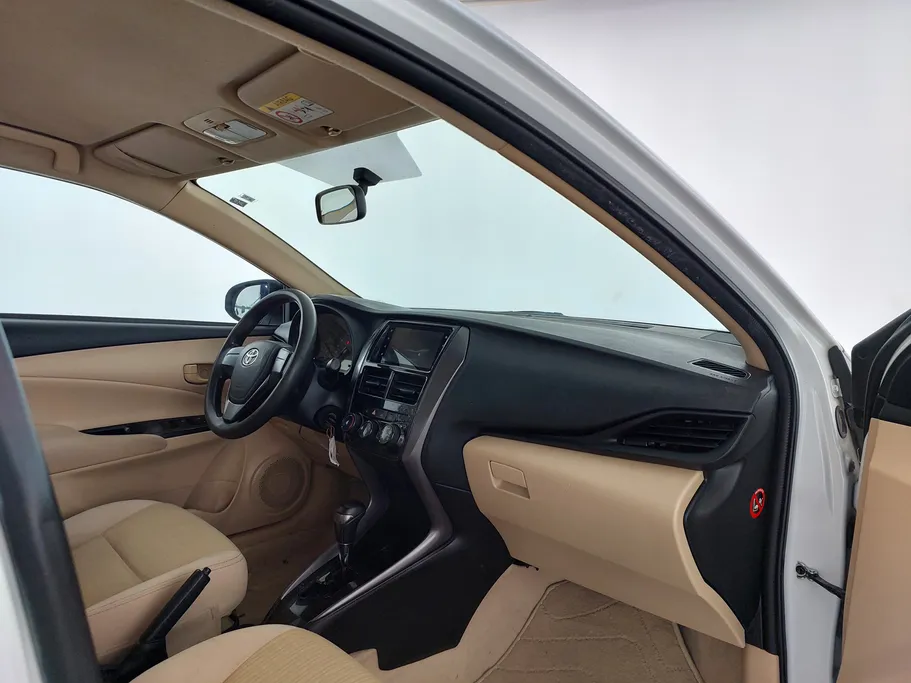 2022 Toyota Yaris  Y 