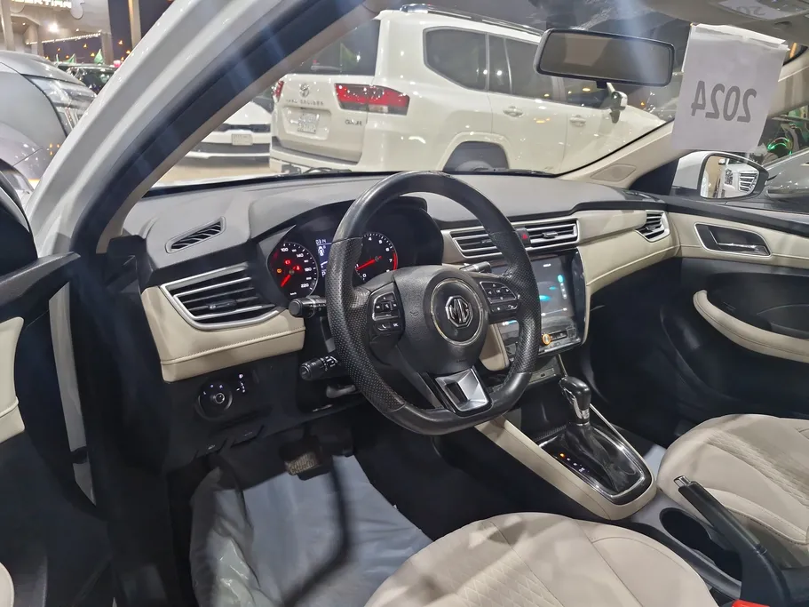 ام جي 5 STD 2024 