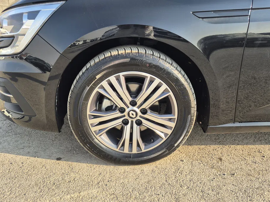 رينو ميجان E 2024 