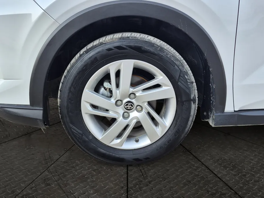 2023 Toyota Raize XLE 