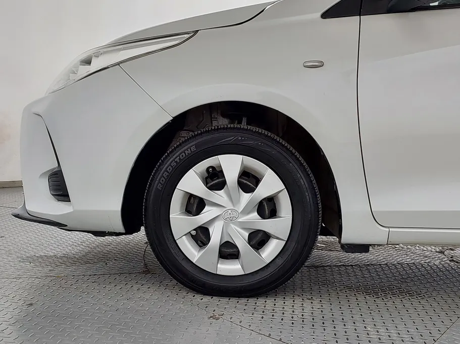 2022 Toyota Yaris  Y 