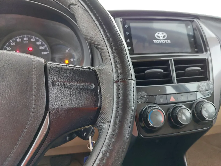 2022 Toyota Yaris  Y 