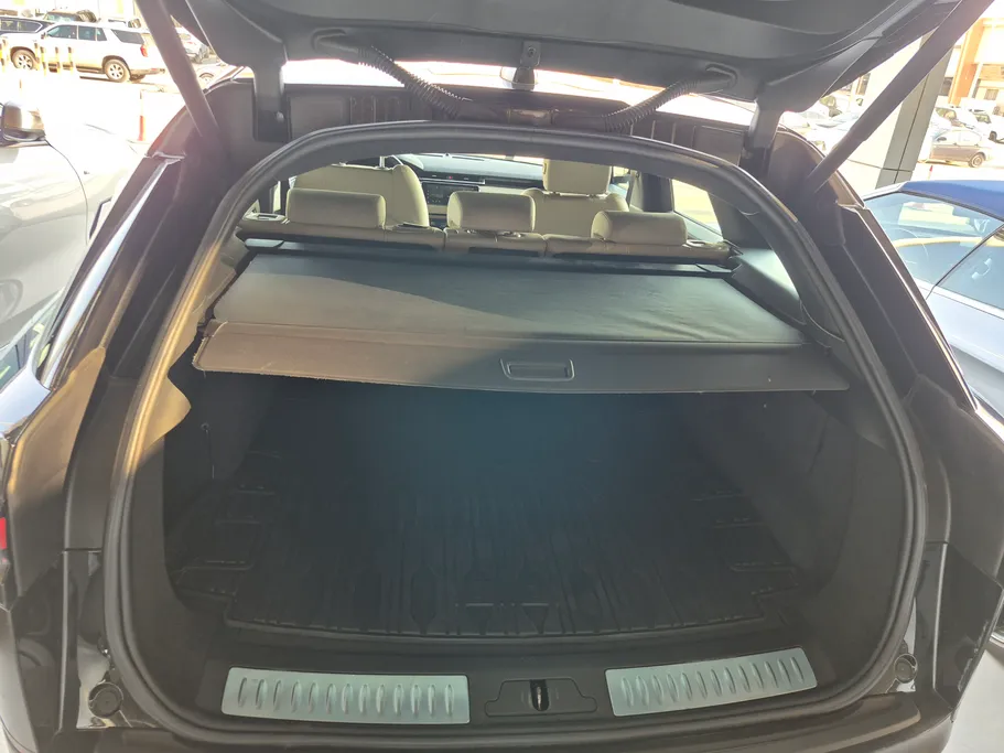 لاند روفر رنج روفر Velar R dynamic 2023 