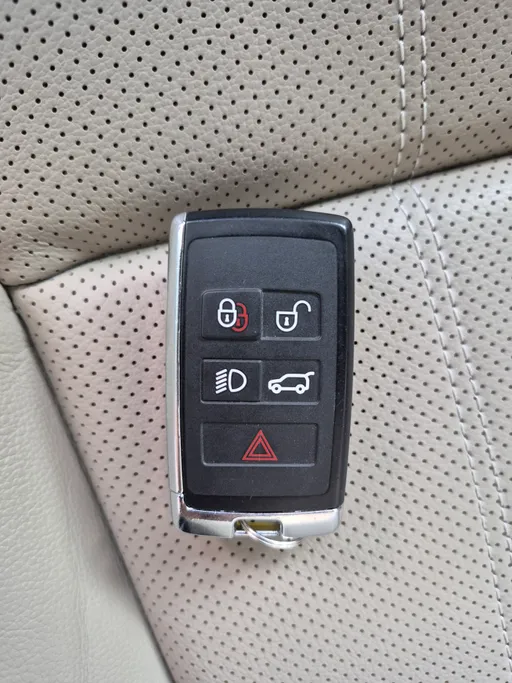 لاند روفر رنج روفر Velar R dynamic 2023 