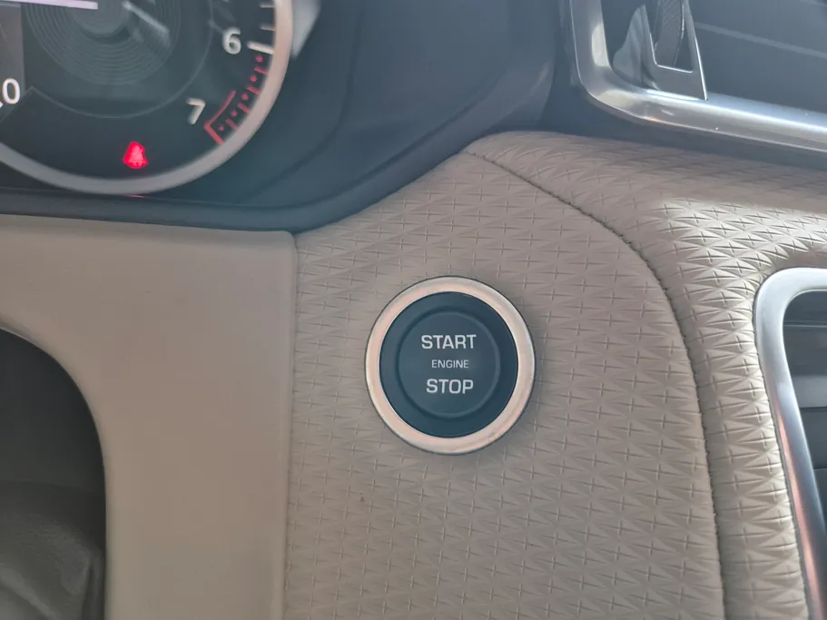 لاند روفر رنج روفر Velar R dynamic 2023 