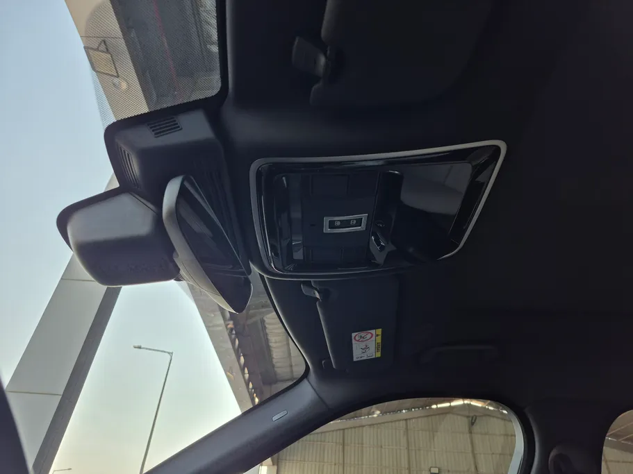 لاند روفر رنج روفر Velar R dynamic 2023 