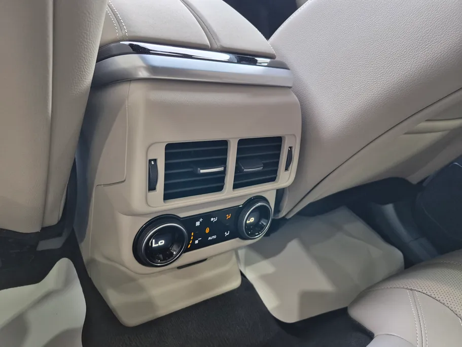 لاند روفر رنج روفر Velar R dynamic 2023 