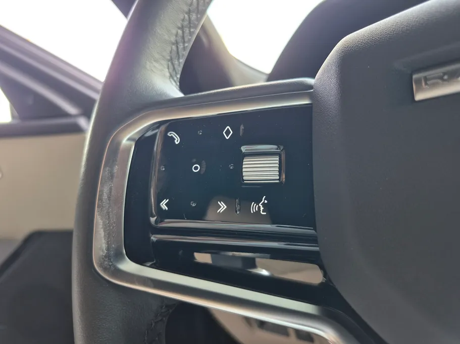 لاند روفر رنج روفر Velar R dynamic 2023 