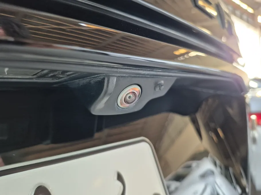 لاند روفر رنج روفر Velar R dynamic 2023 