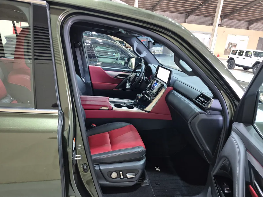 2023 Lexus LX 600 