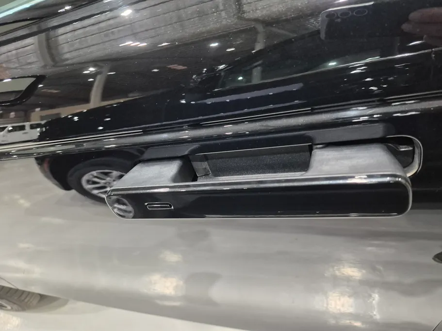 لاند روفر رنج روفر Velar R dynamic 2023 