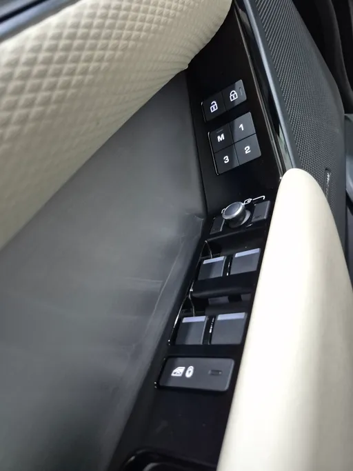 لاند روفر رنج روفر Velar R dynamic 2023 