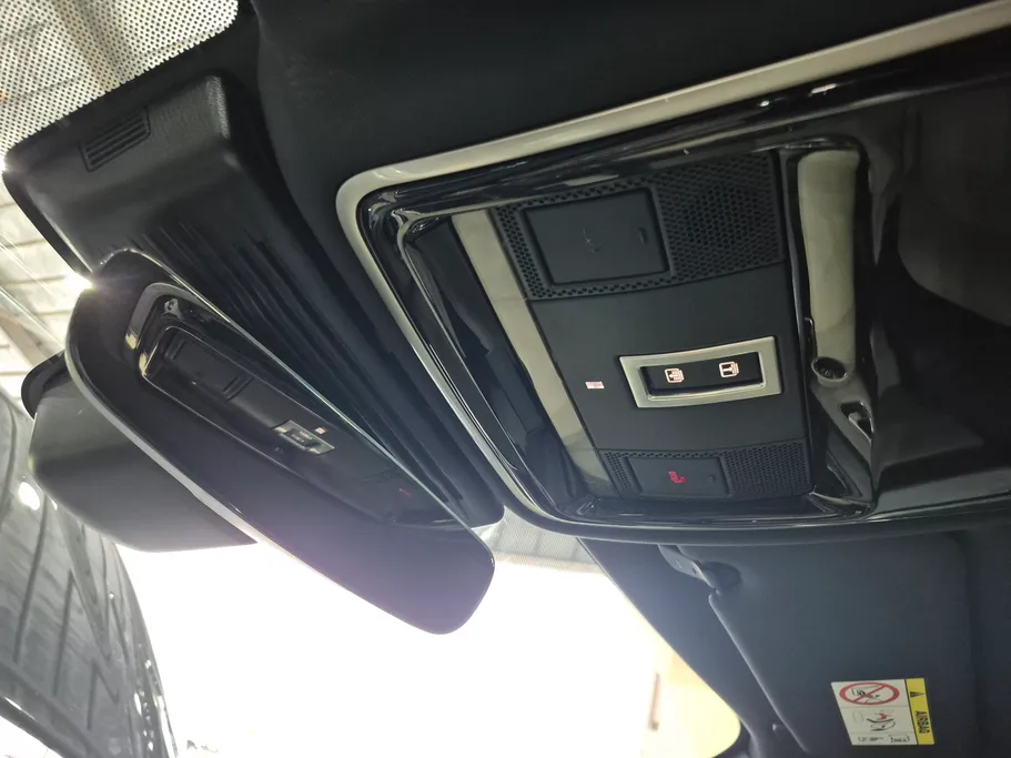 لاند روفر رنج روفر Velar R dynamic 2023 