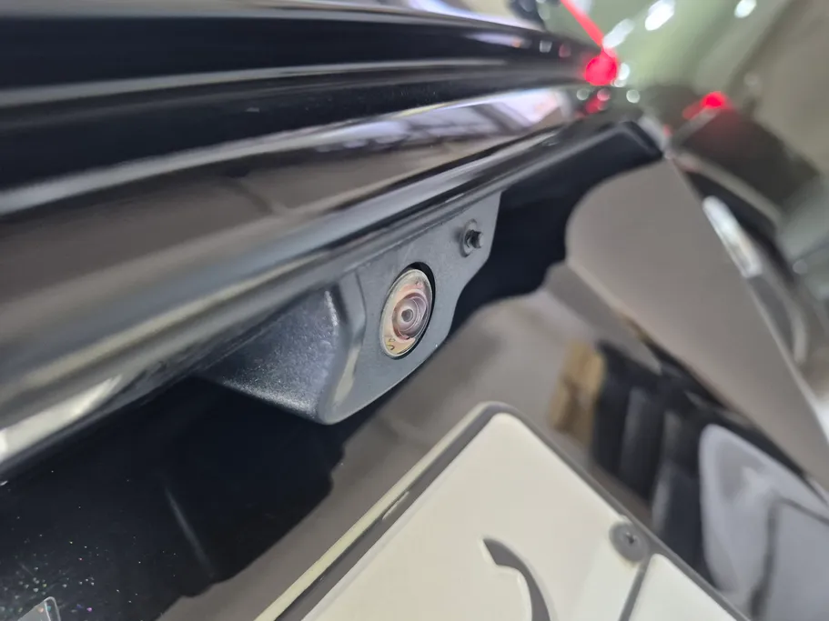لاند روفر رنج روفر Velar R dynamic 2023 