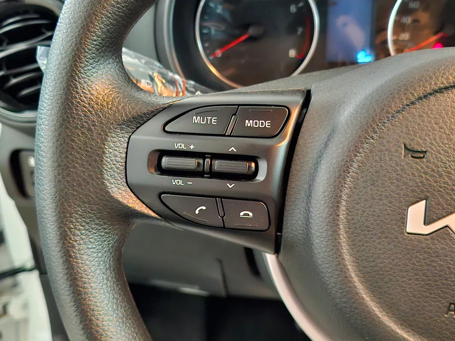 2027 Kia Pegas GL 
