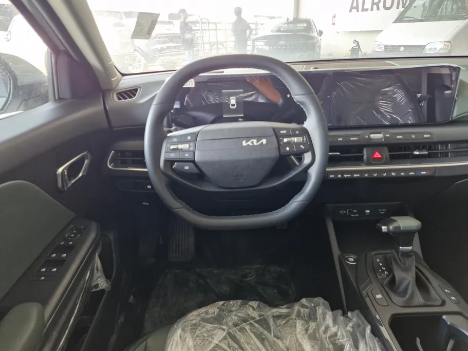 2027 Kia K4 GLS 
