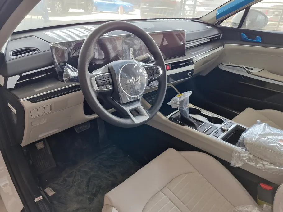 2027 Kia K5 GL Panorama 