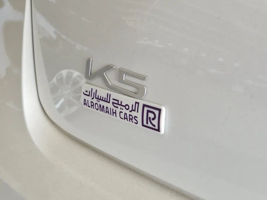 2027 Kia K5 GL Panorama 