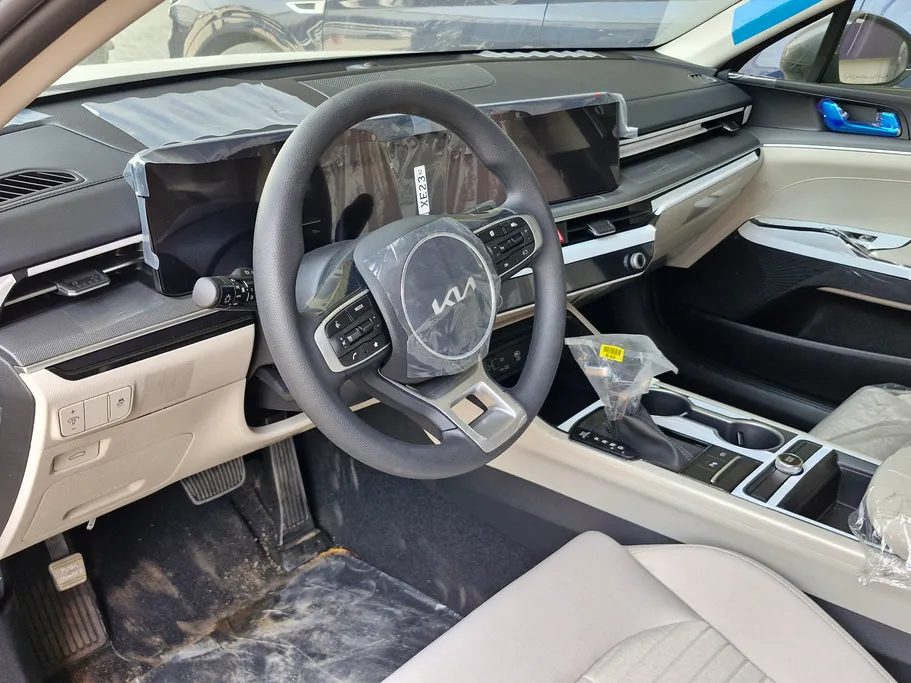 2027 Kia K5 GL Panorama 