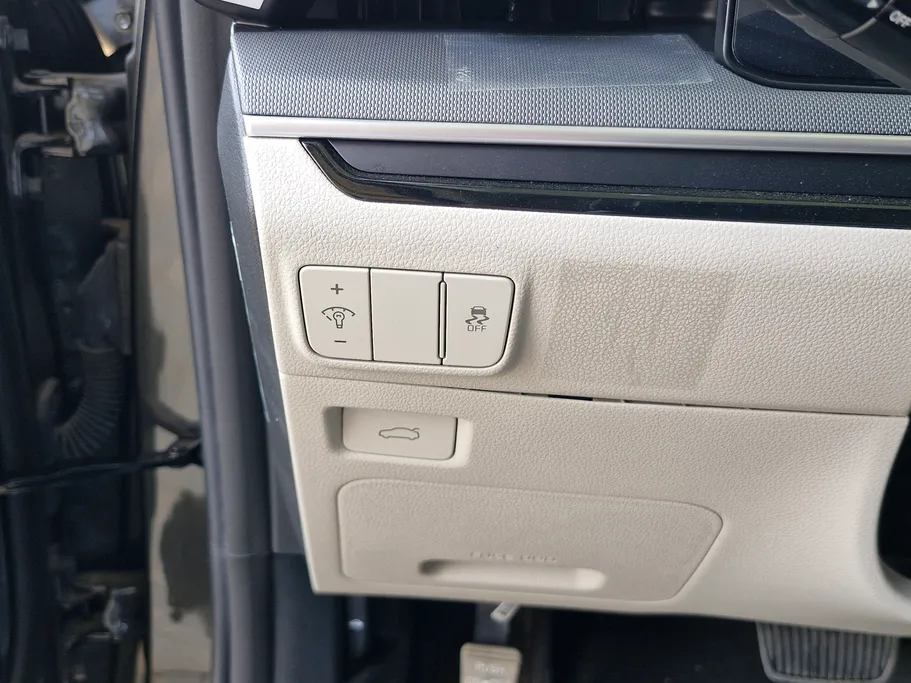 2027 Kia K5 GL Panorama 