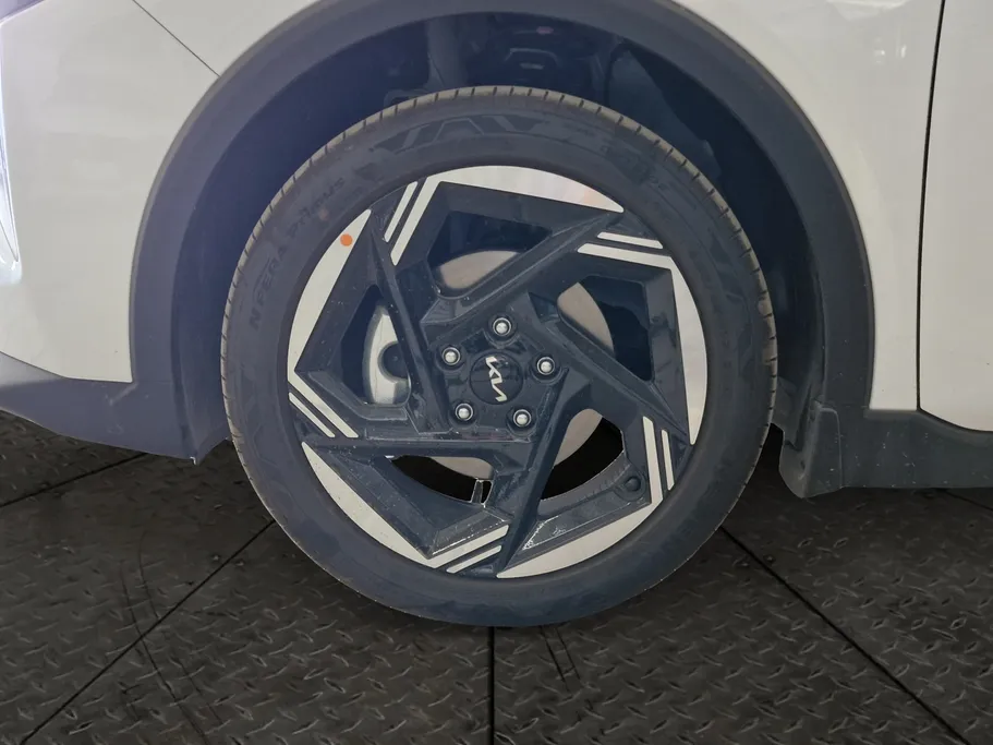 2027 Kia K4 GLS 