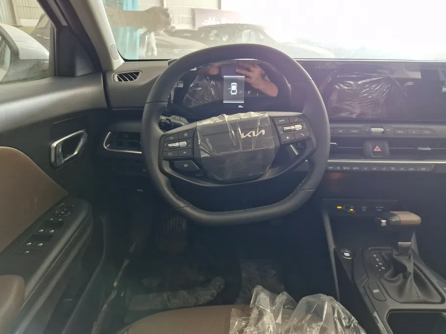 2027 Kia K4 GLS 