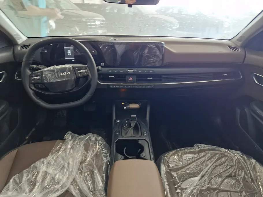 2027 Kia K4 GLS 