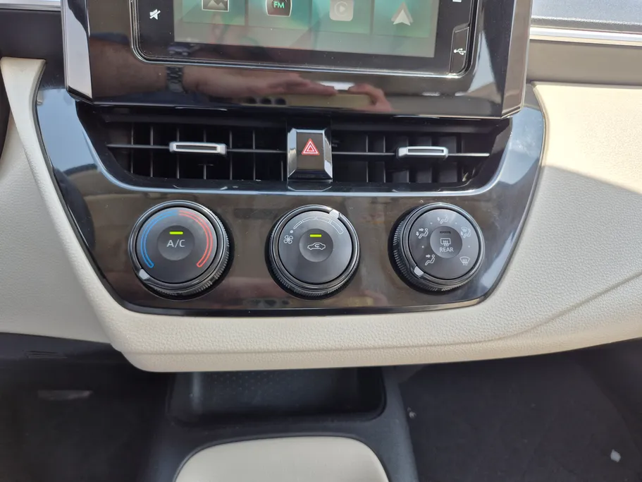 2024 تويوتا Corolla XLI 