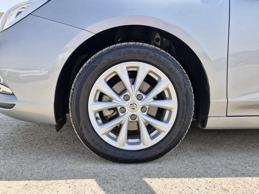 2023 MG 5 STD 