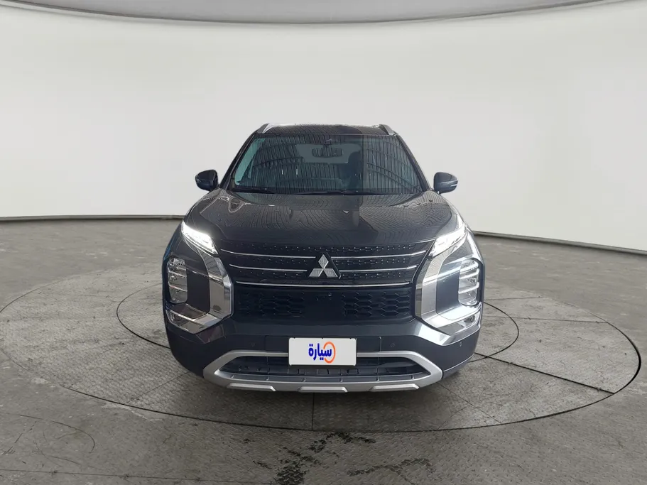ميتسوبيشي اوتلاندر CLS 2025 