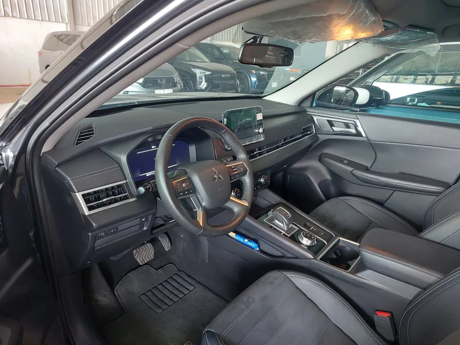 2025 Mitsubishi Outlander CLS 