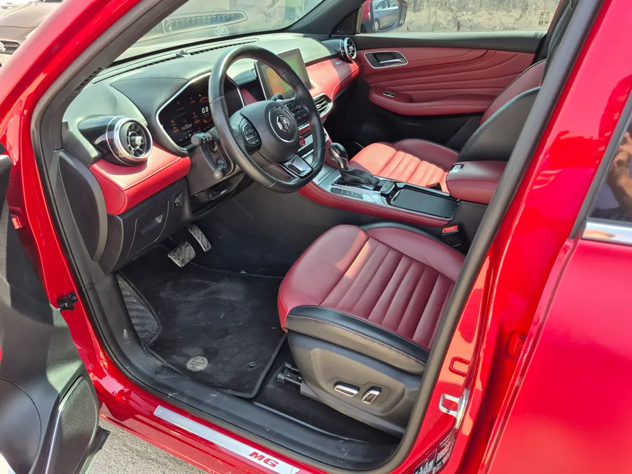 2022 MG HS LUX 