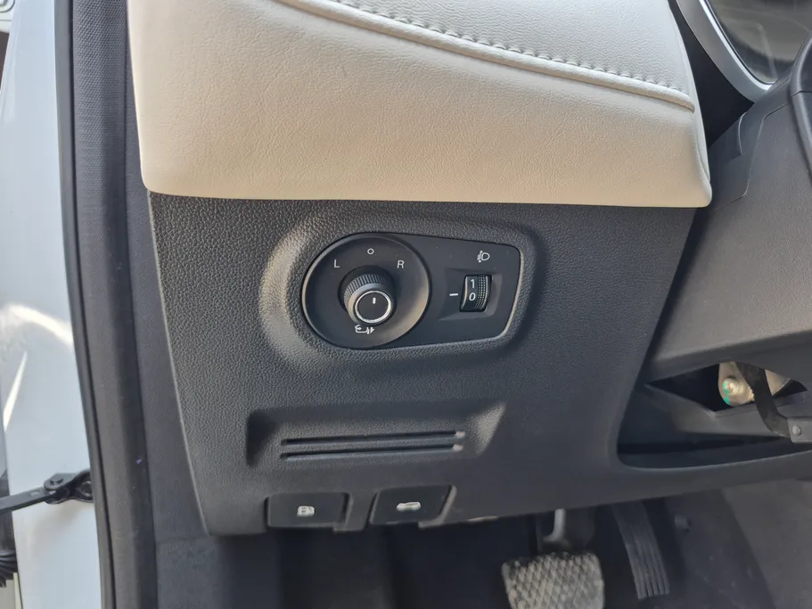 2024 MG ZS LUX 