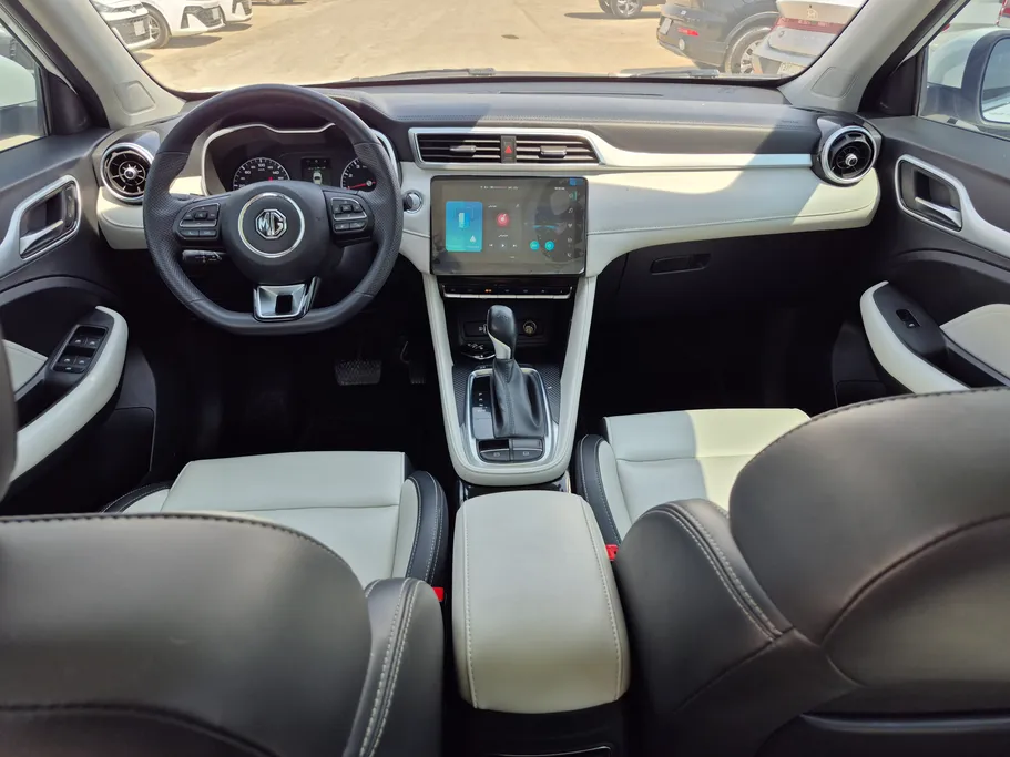 2024 MG ZS LUX 